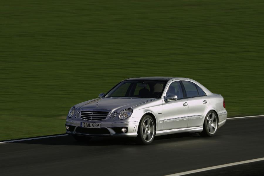  Mercedes-Benz E63 AMG 2007 года  (фото 7 из 25)